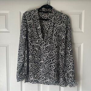 Vince Camuto Black and White Lightweight Blouse - Sz L